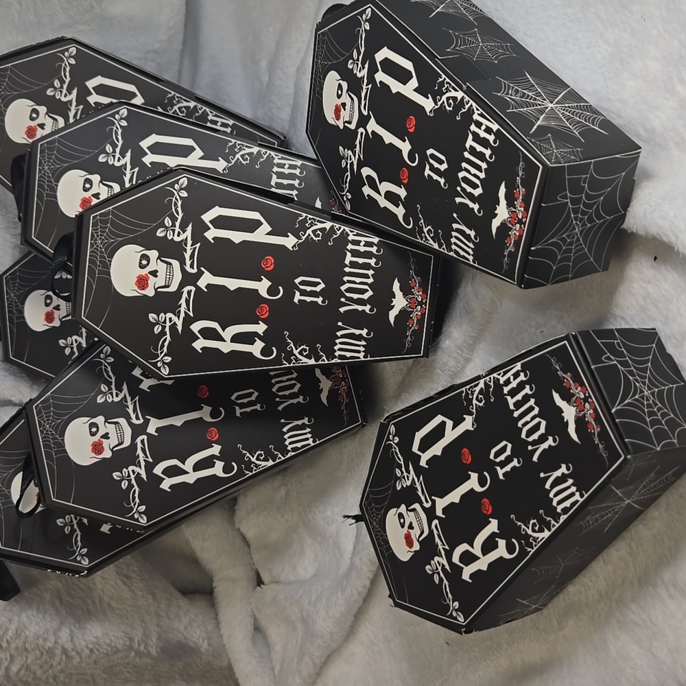 @Illuzion RIP to My Youth Coffin Gift Boxes 8 Pack & Clothes Bundle - Picture 2 of 4